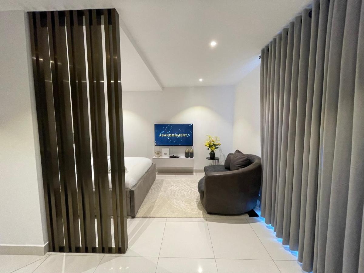 The Lennox Luxury Suites & Apartments Accra Exterior foto